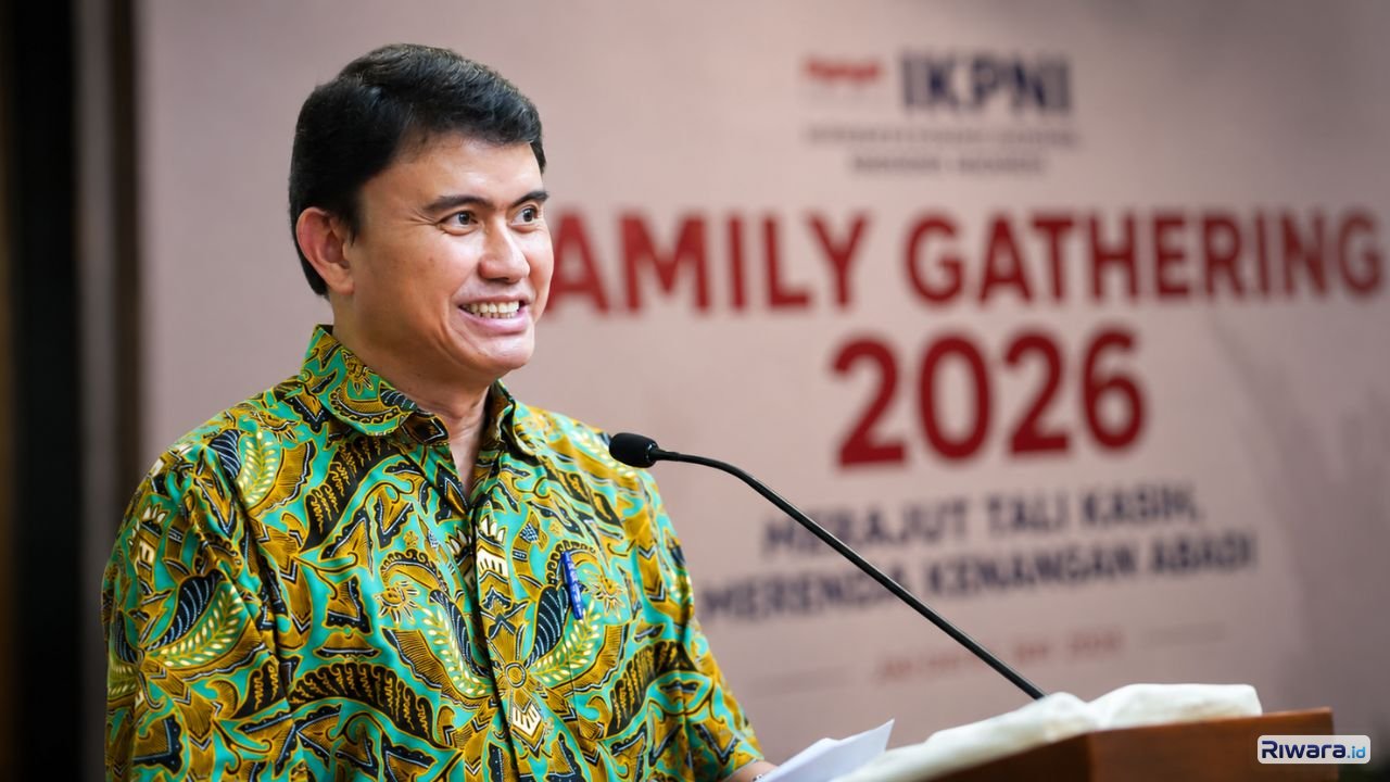 Roy Yamin saat memberikan sambutan dalam Family Gathering IKPNI 2026 di Jakarta untuk memperkuat nilai perjuangan dan nasionalisme keluarga besar Pahlawan Nasional Indonesia